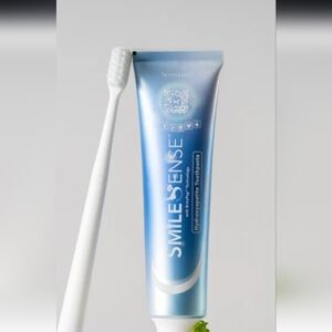 Senegence smilesense toothpaste, new in pkg